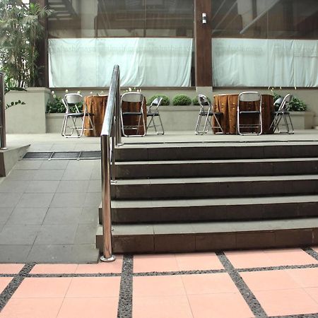 Zen Rooms Grand Hotel Lembang Bagian luar foto