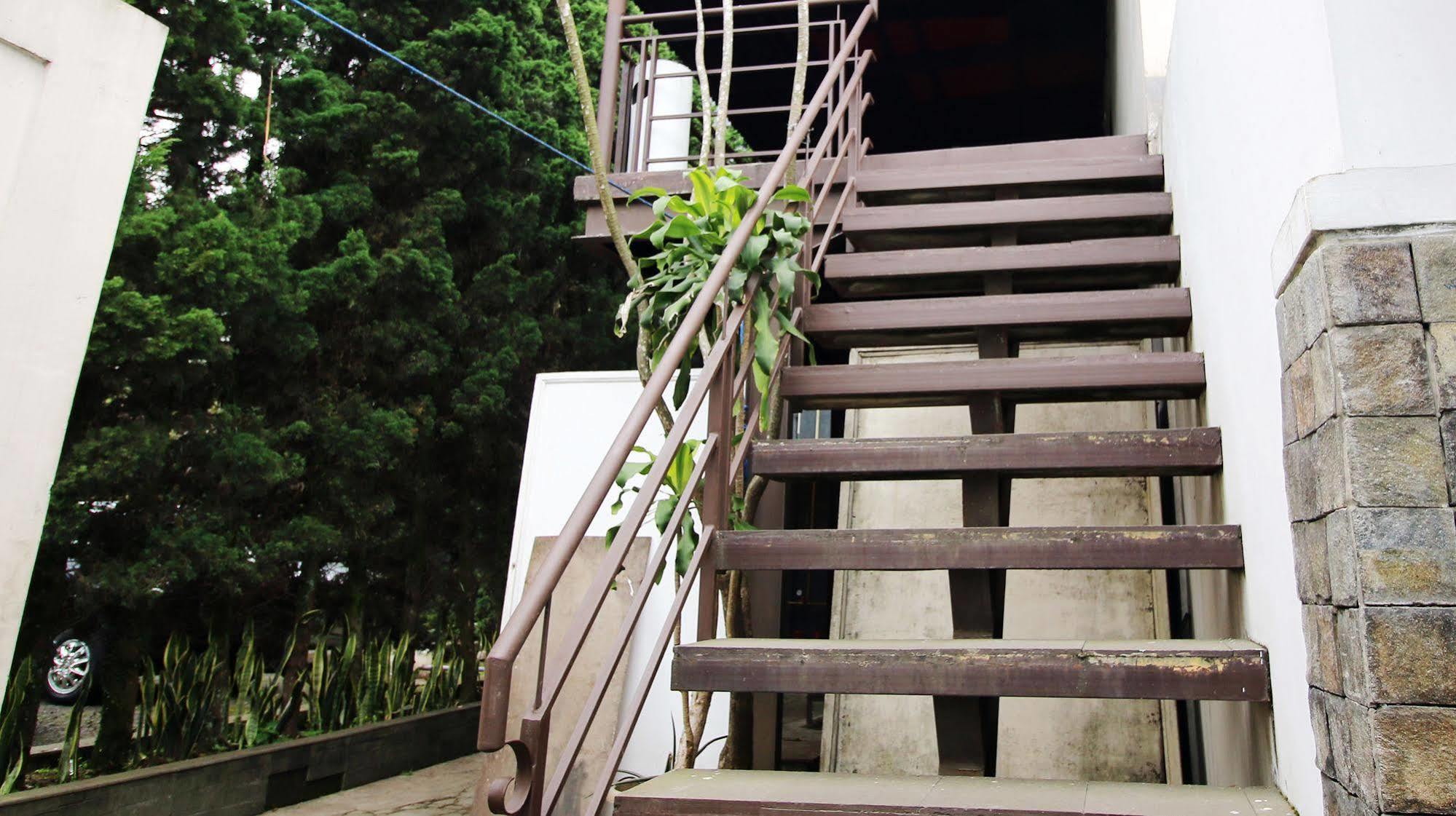 Zen Rooms Grand Hotel Lembang Bagian luar foto