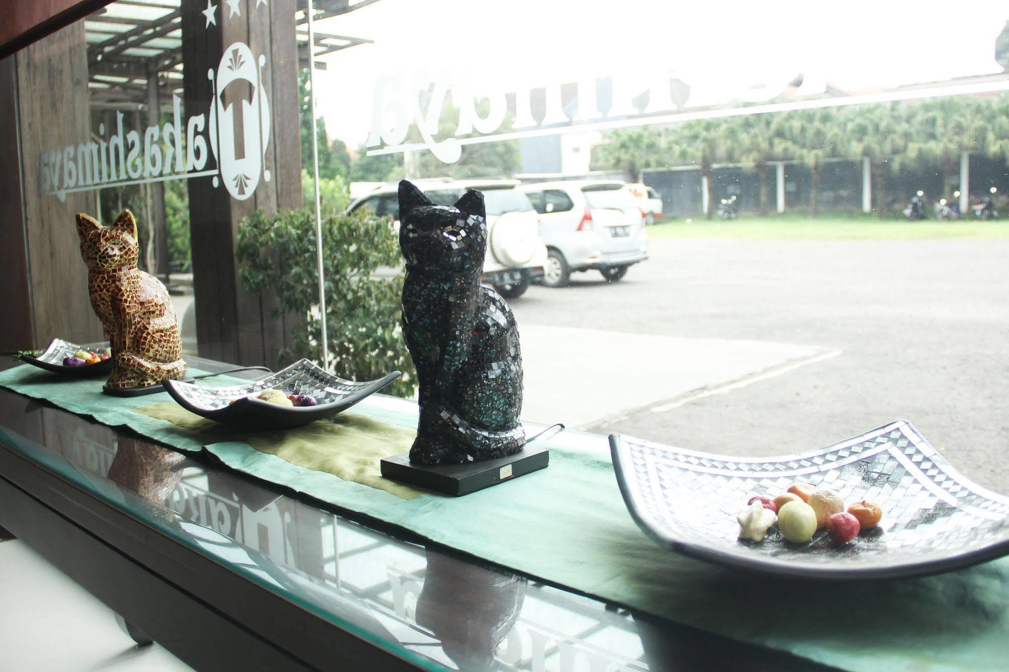 Zen Rooms Grand Hotel Lembang Bagian luar foto