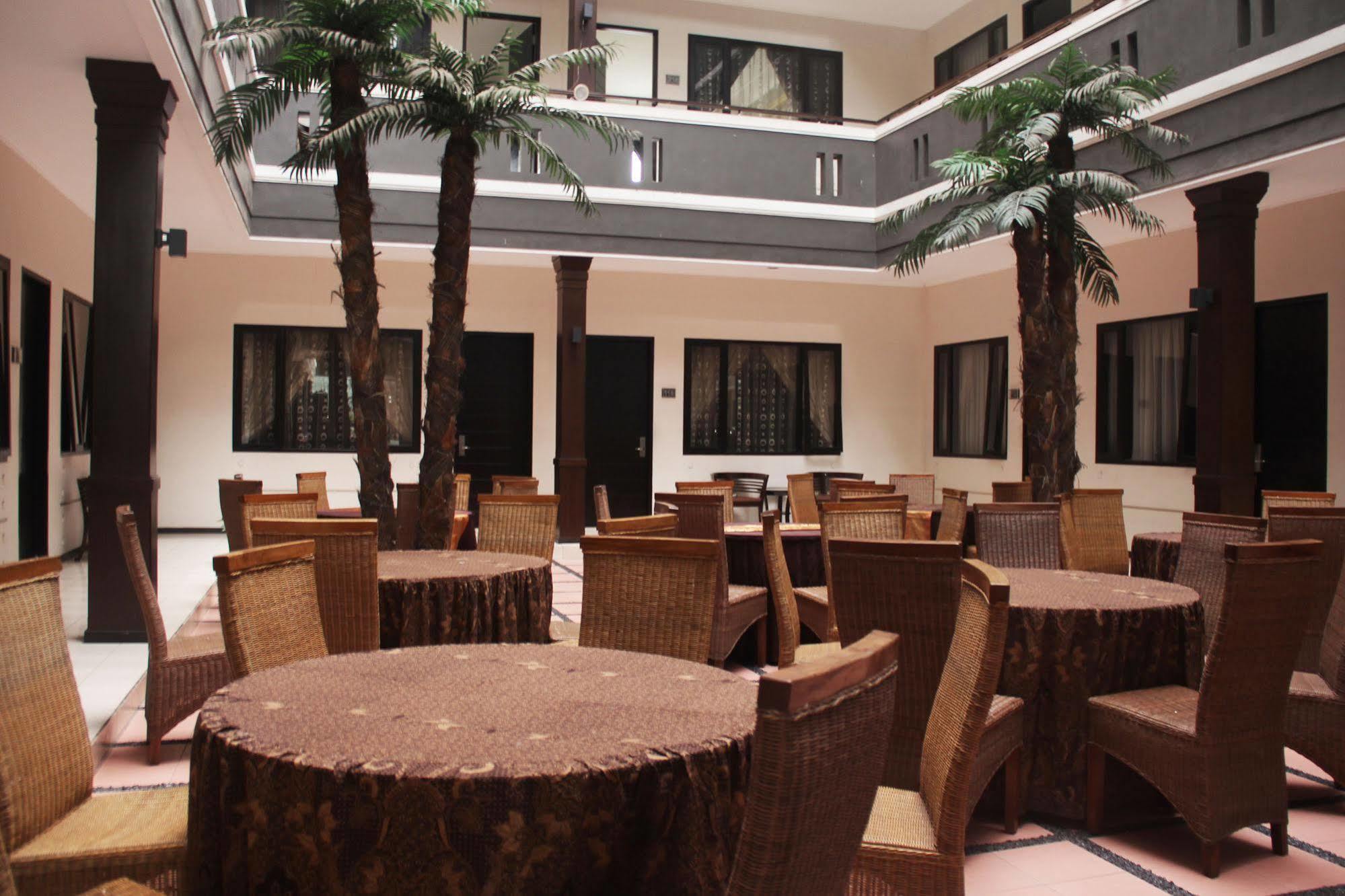 Zen Rooms Grand Hotel Lembang Bagian luar foto