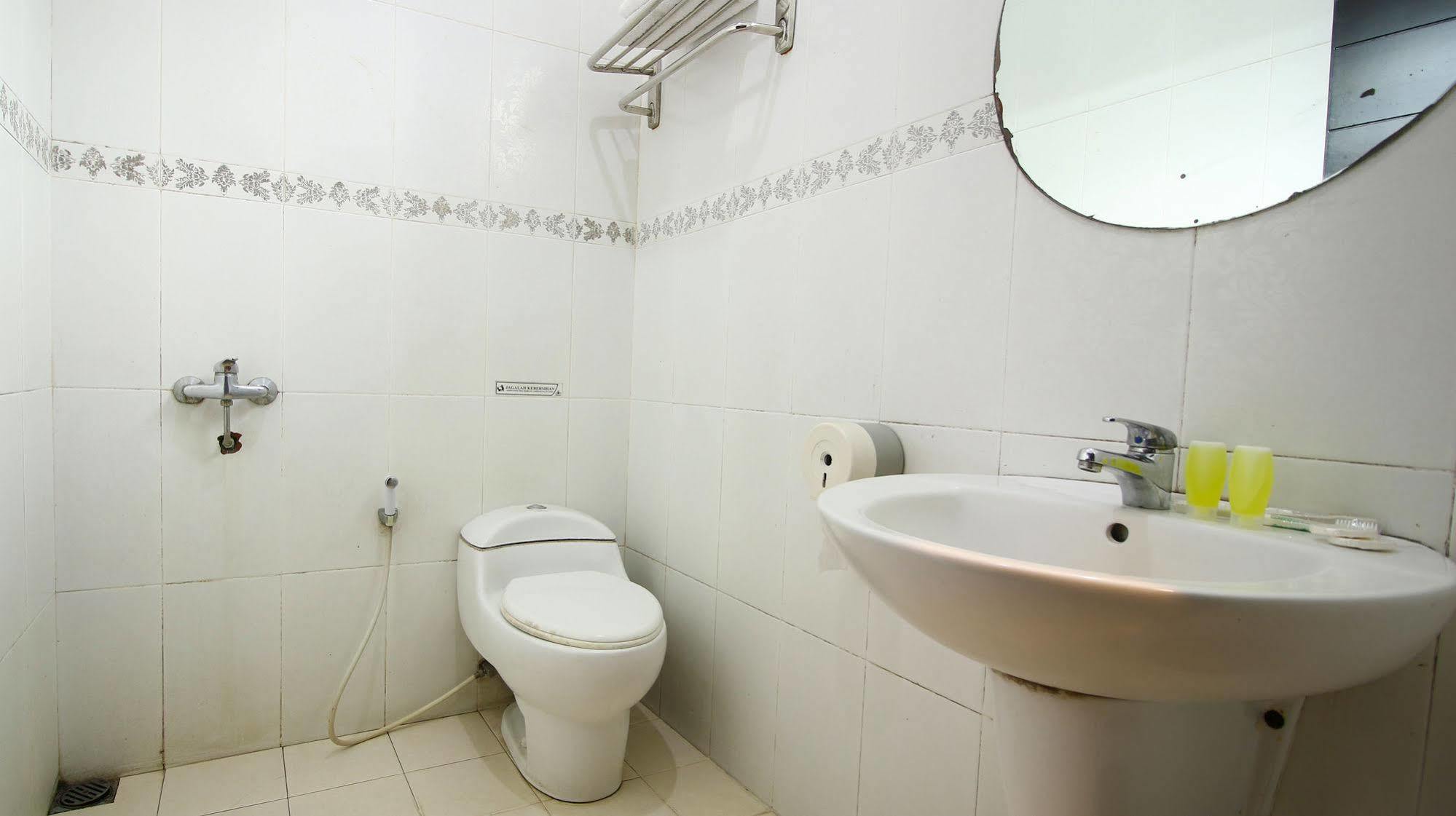 Zen Rooms Grand Hotel Lembang Bagian luar foto