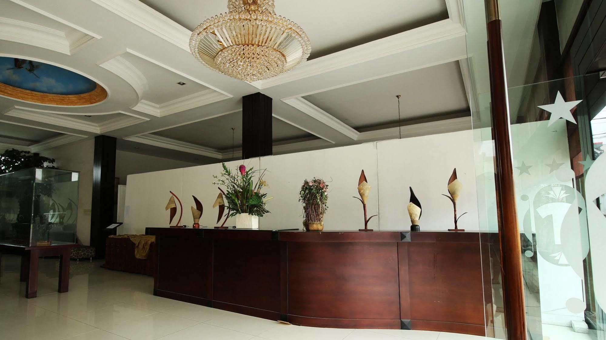 Zen Rooms Grand Hotel Lembang Bagian luar foto