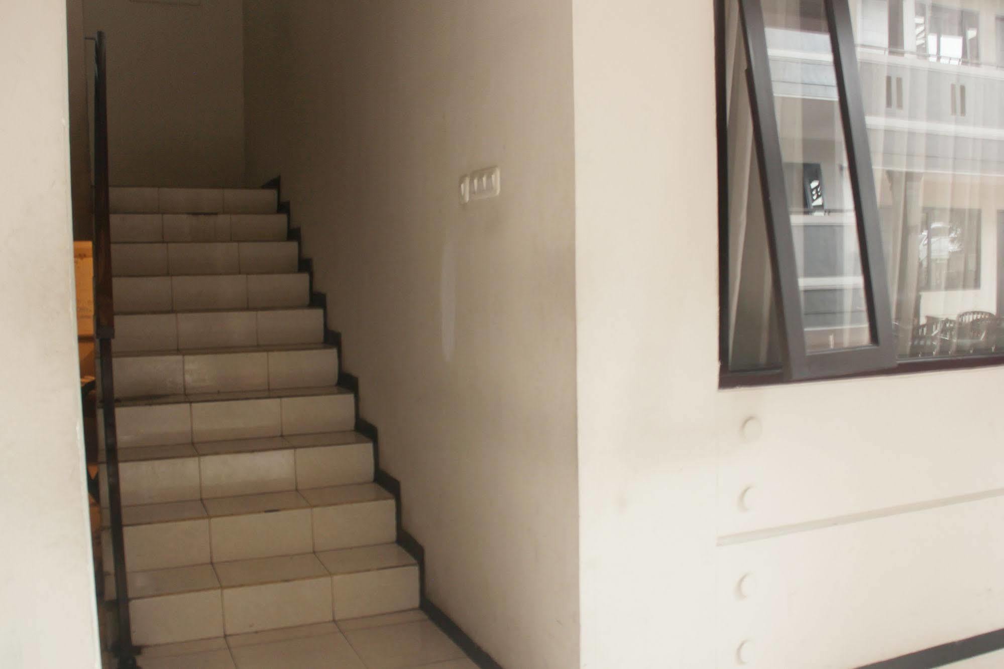 Zen Rooms Grand Hotel Lembang Bagian luar foto